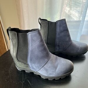 Sorel Joan of Arctic Ankle Boots in Navy and Black Like New, worn 1x